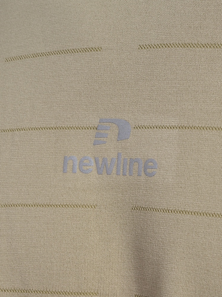 NewlineT-ShirtTopNwlpaceSeamlessTee